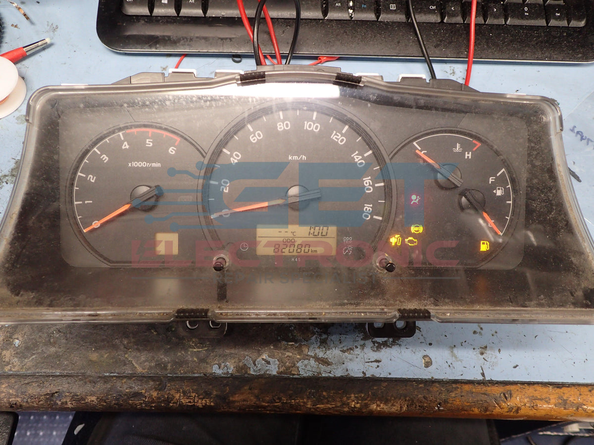 Toyota Hiace 5th generation (H200), 20042019 instrument cluster Ind