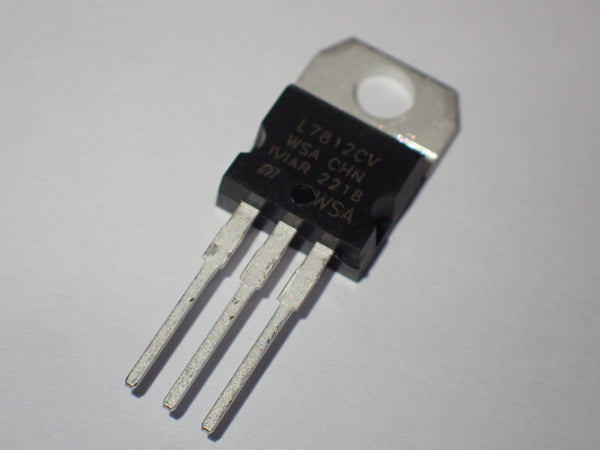 L7812CV, Positive adjustable voltage regulator, TO-220