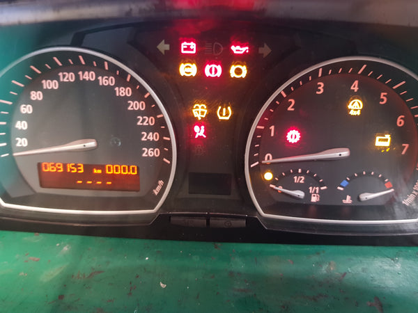 BMW Instrument Cluster X3  Flickers when Cold