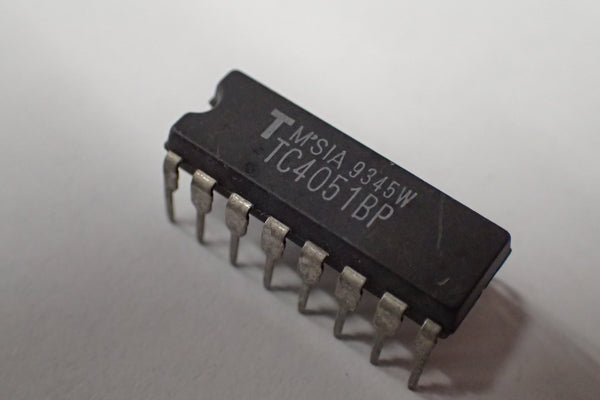 TC4051BP, 8 channel multiplexer/demultiplexer, DIP-16