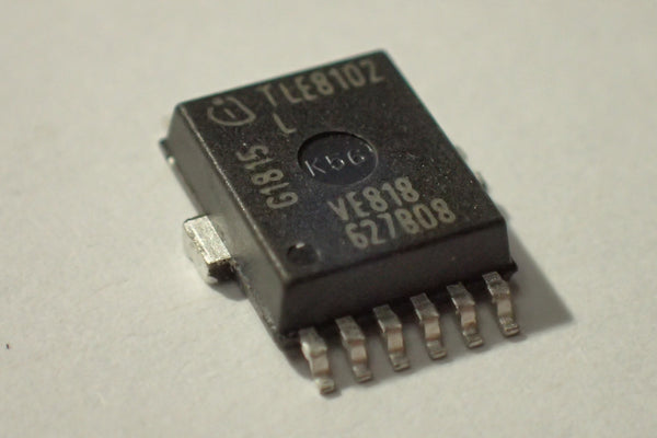 TLE8102 Power switch IC. DSO-12