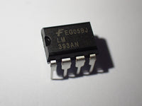 LM393, Dual comparator IC, DIP-8