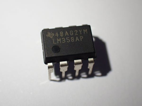 LM358AP, dual op amp IC, SOIC-8