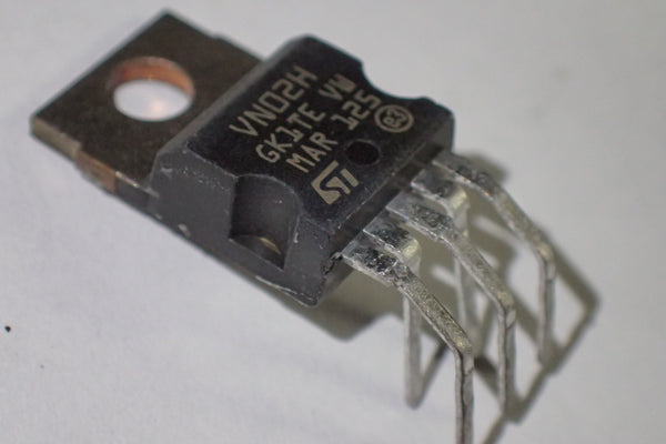 VN02H, Smart solid state relay, 36V 6A, TO-220-5